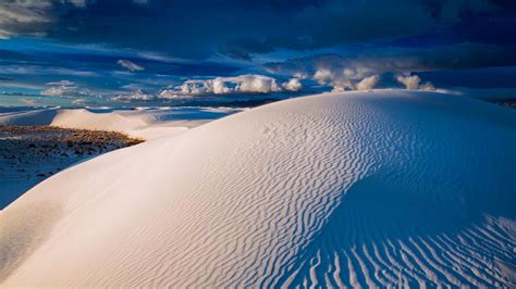 White Desert: ทะเลทรายสีขาวสุดอัศจรรย์กับประติมากรรมหินธรรมชาติ!