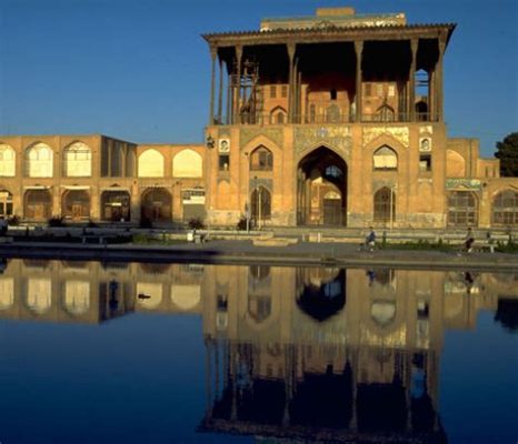 Ali Qapu Palace! An Enchanting Tapestry of Safavid Architecture and Breathtaking Panoramic Views